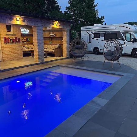 Camper Met Sauna En Zwembad In De Rand Van De Vlaamse Ardennen 호텔 Haaltert 외부 사진